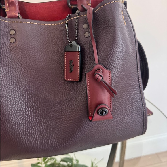 Coach 1941 Rogue in Oxblood with Red Interior - Picture 2 of 16